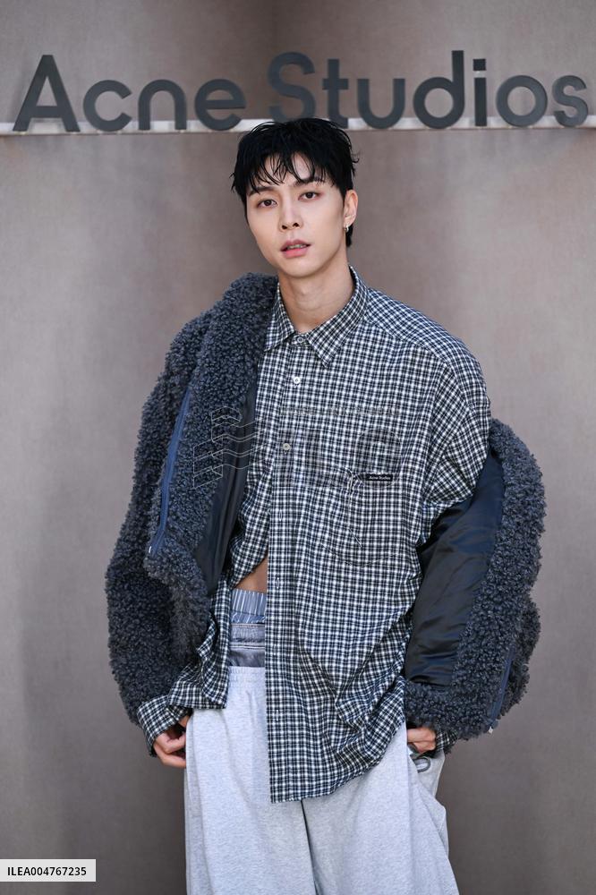 PFW Acne Studios Photocall