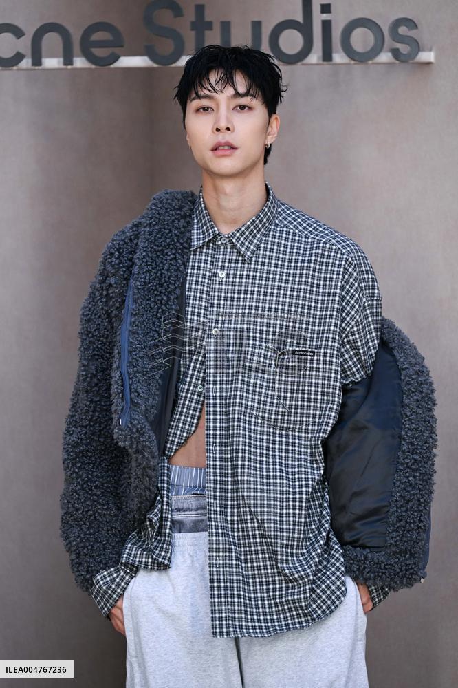 PFW Acne Studios Photocall