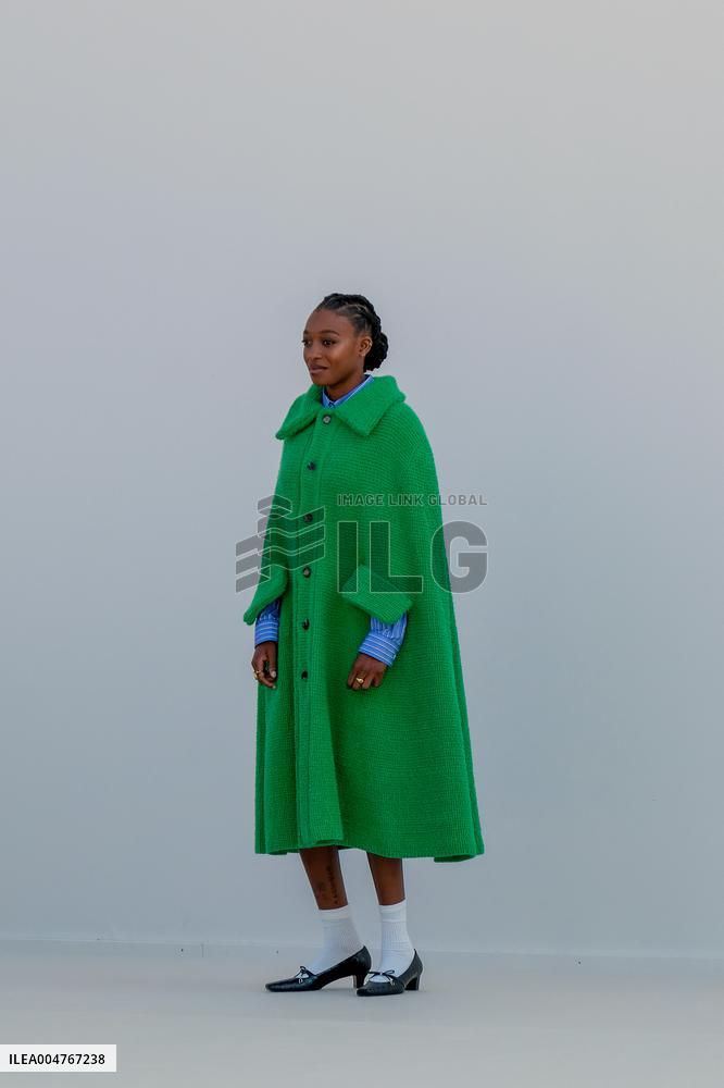 PFW - Christian Dior Show Outside Arrivals