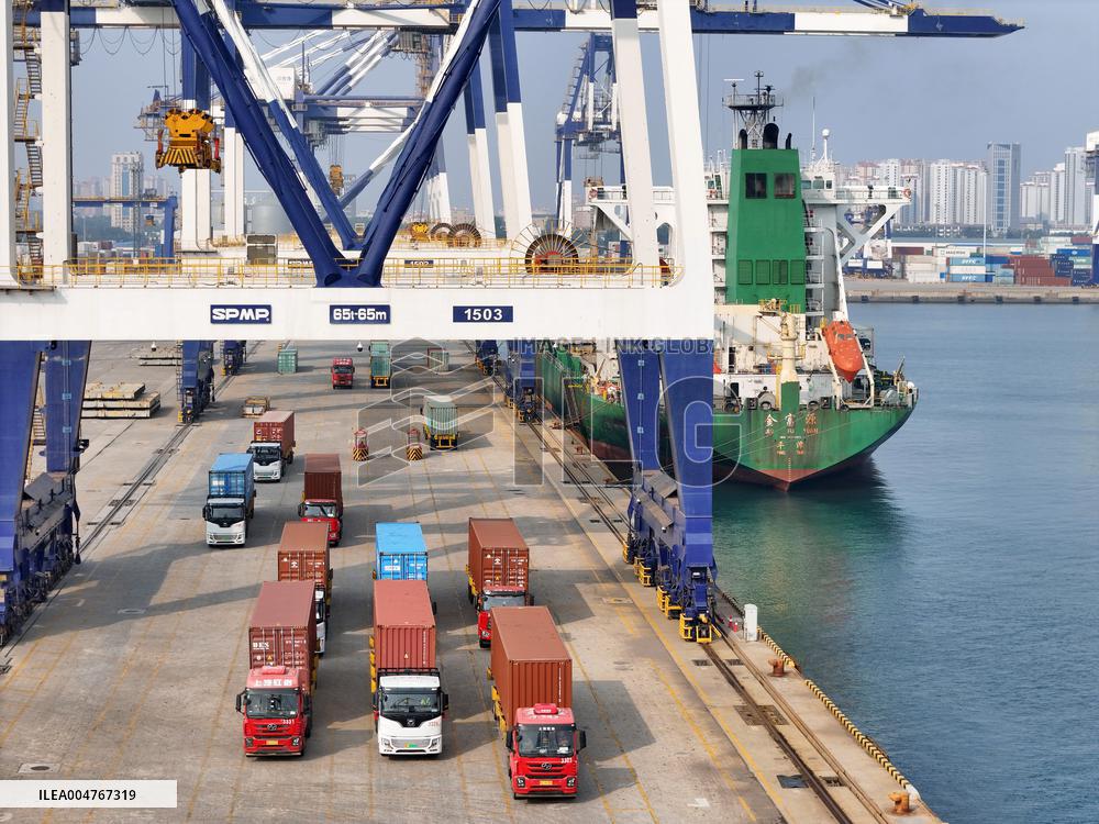 The Cargo Throughput of Chinese Ports