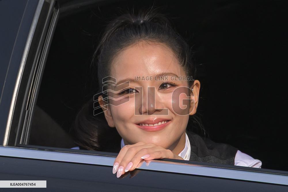 PFW - Christian Dior Outside Arrivals