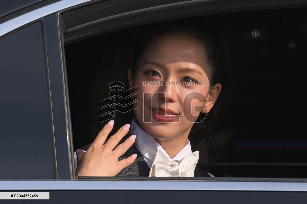 PFW - Christian Dior Outside Arrivals