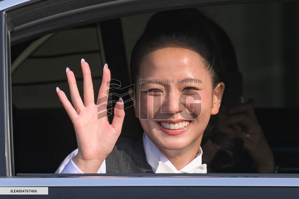 PFW - Christian Dior Outside Arrivals