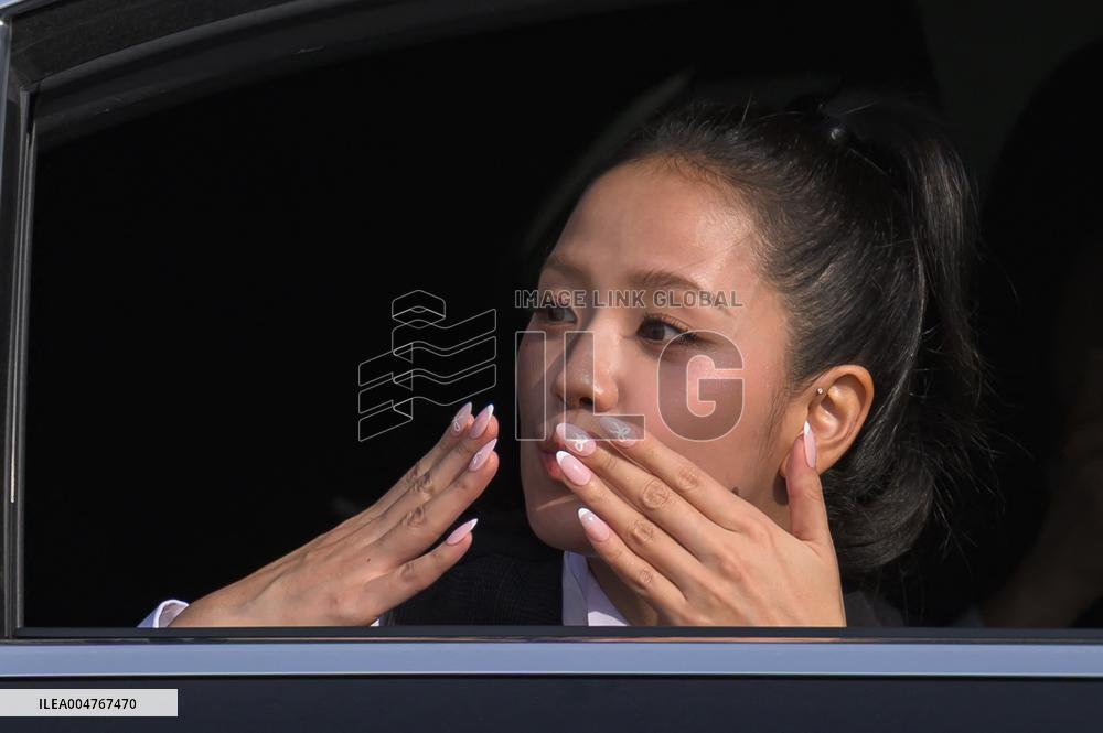 PFW - Christian Dior Outside Arrivals