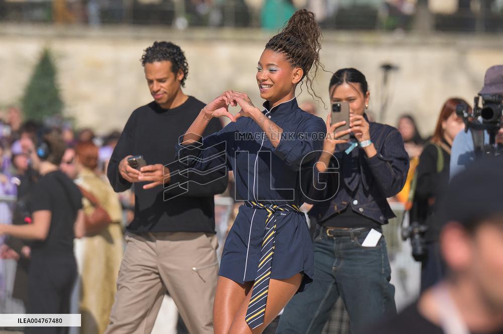 PFW - Christian Dior Outside Arrivals
