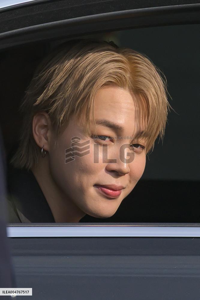 PFW - Christian Dior Outside Arrivals