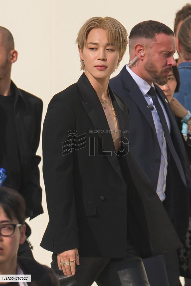 PFW - Christian Dior Outside Arrivals