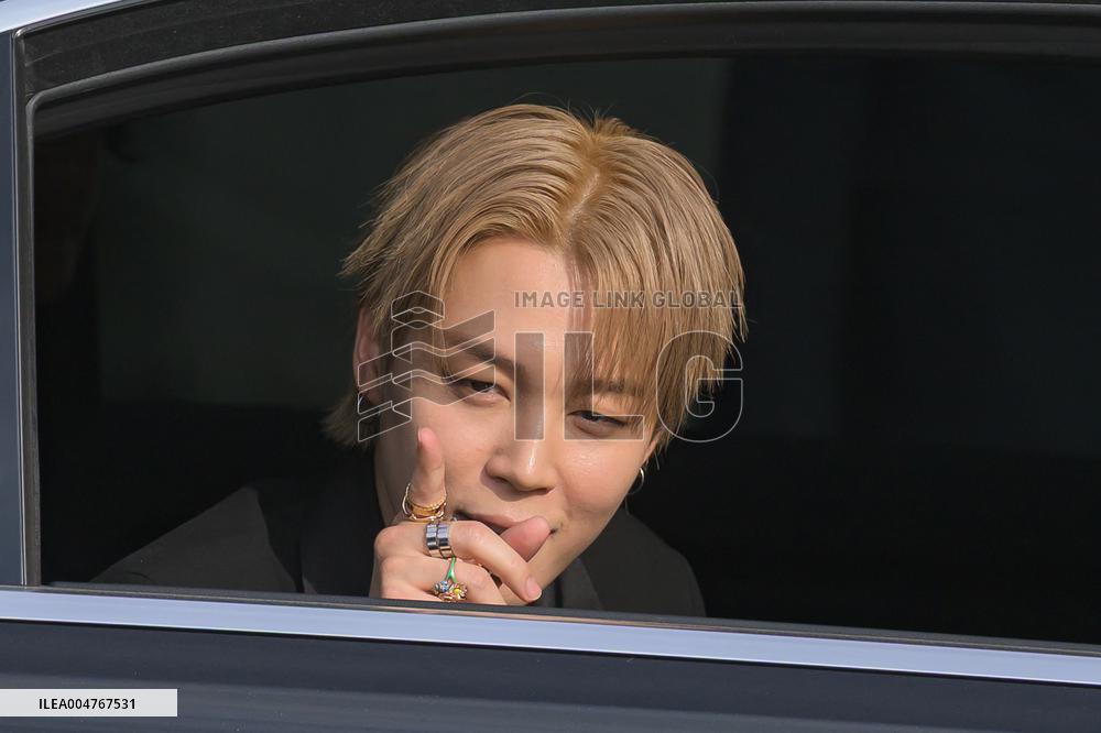 PFW - Christian Dior Outside Arrivals