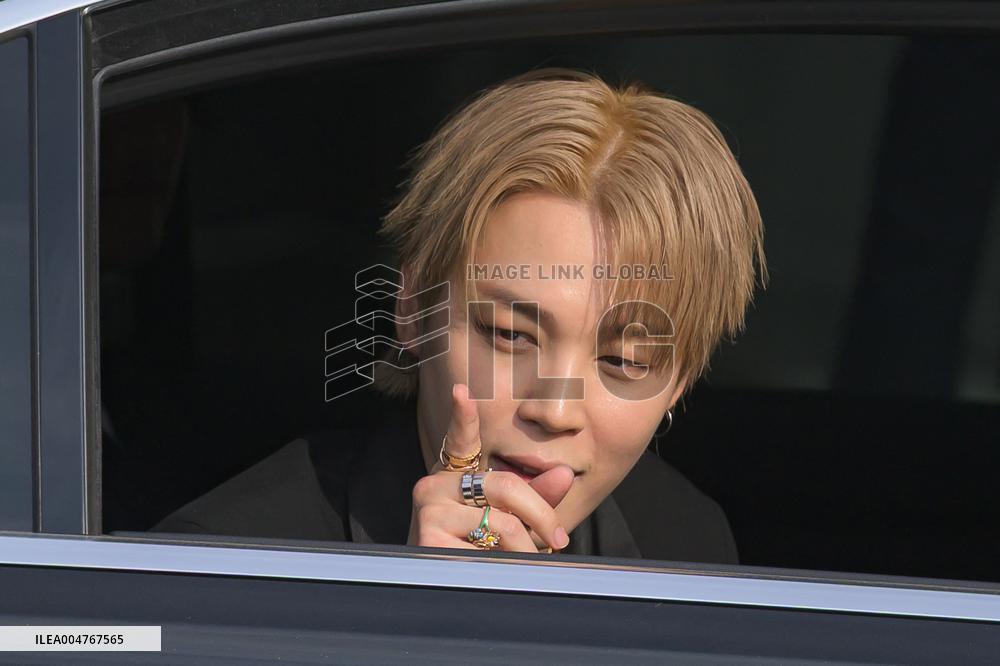 PFW - Christian Dior Outside Arrivals