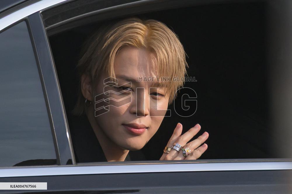 PFW - Christian Dior Outside Arrivals