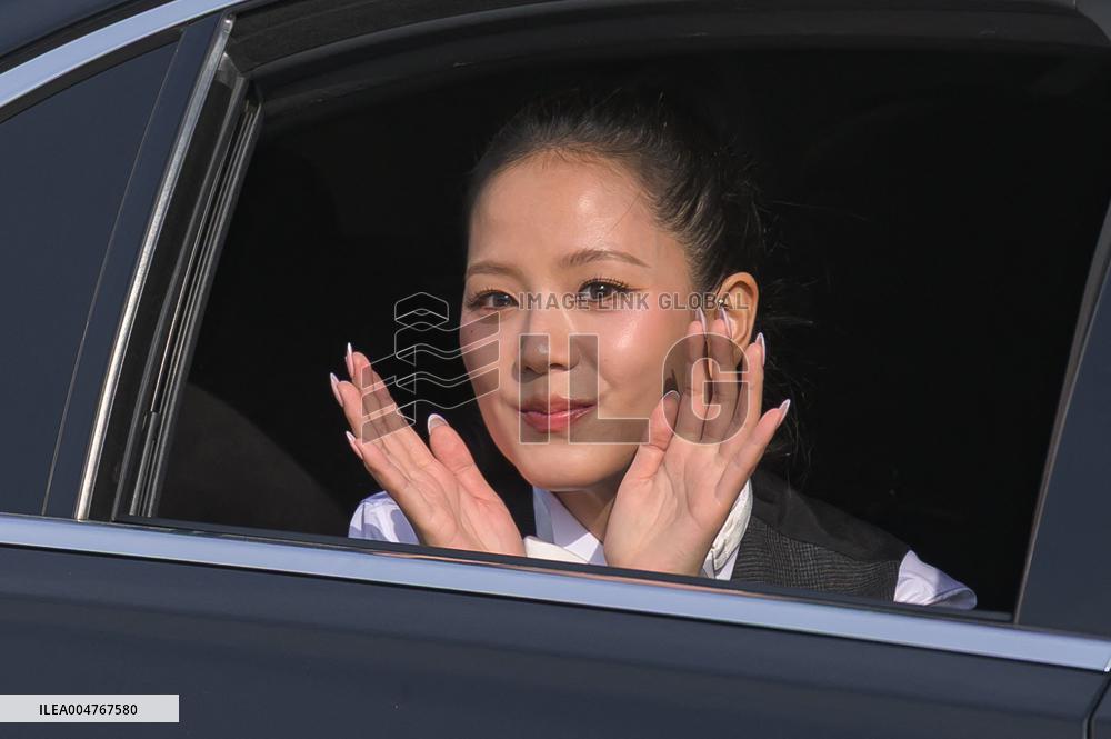 PFW - Christian Dior Outside Arrivals