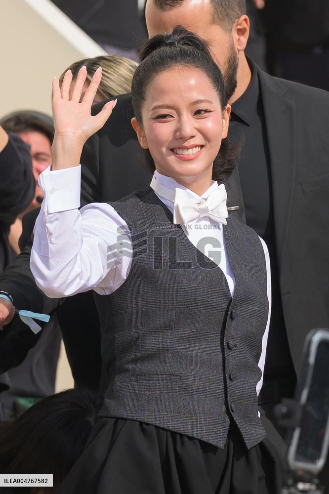 PFW - Christian Dior Outside Arrivals