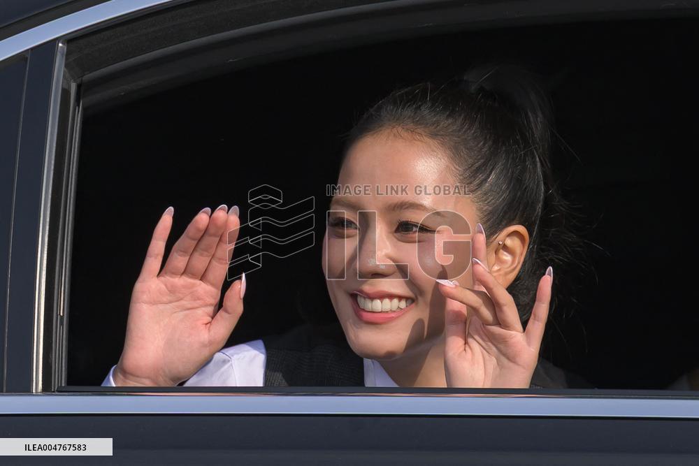 PFW - Christian Dior Outside Arrivals