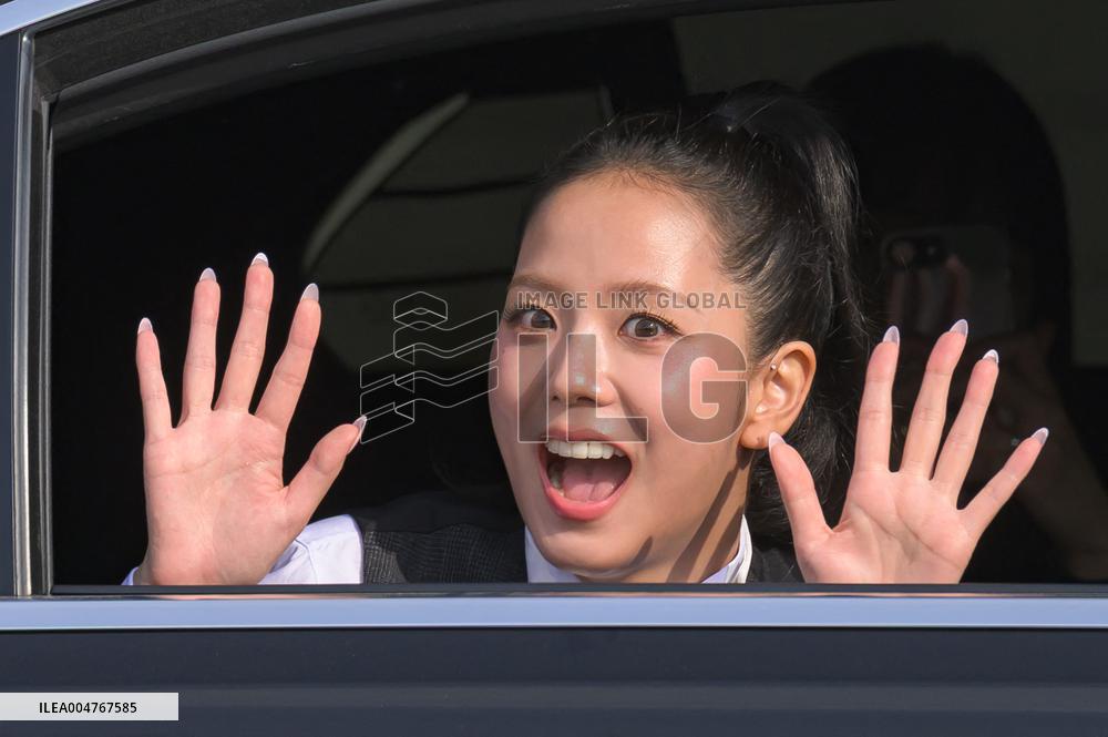 PFW - Christian Dior Outside Arrivals