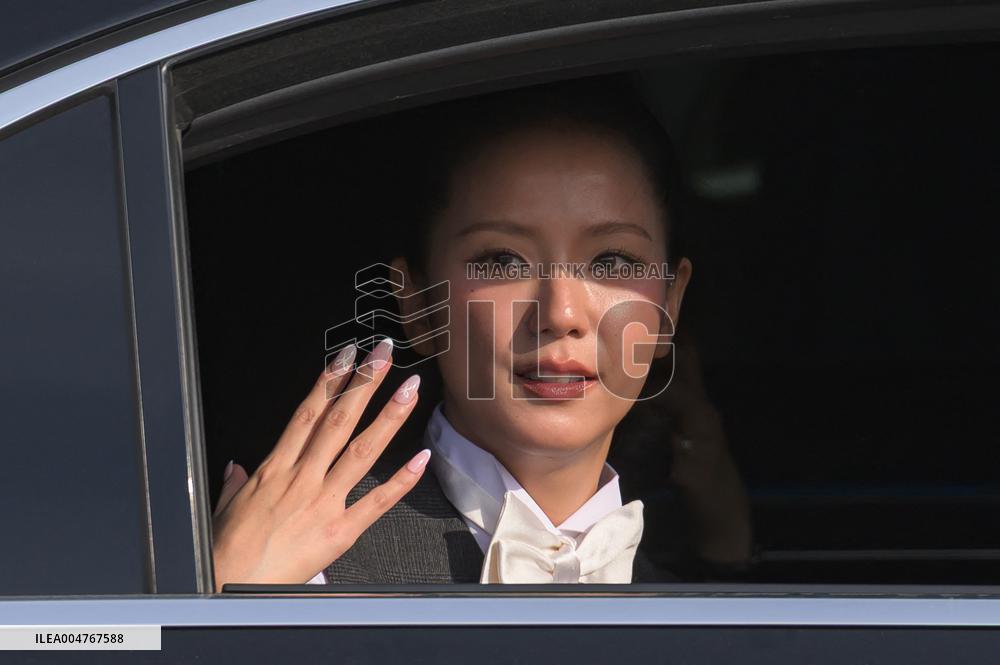PFW - Christian Dior Outside Arrivals