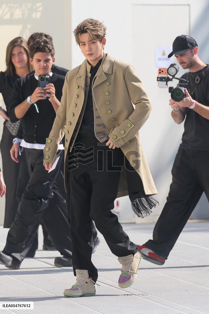 PFW - Christian Dior Outside Arrivals