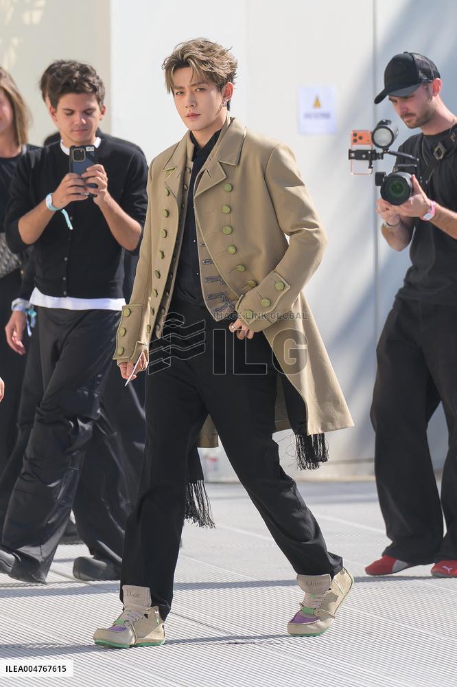 PFW - Christian Dior Outside Arrivals