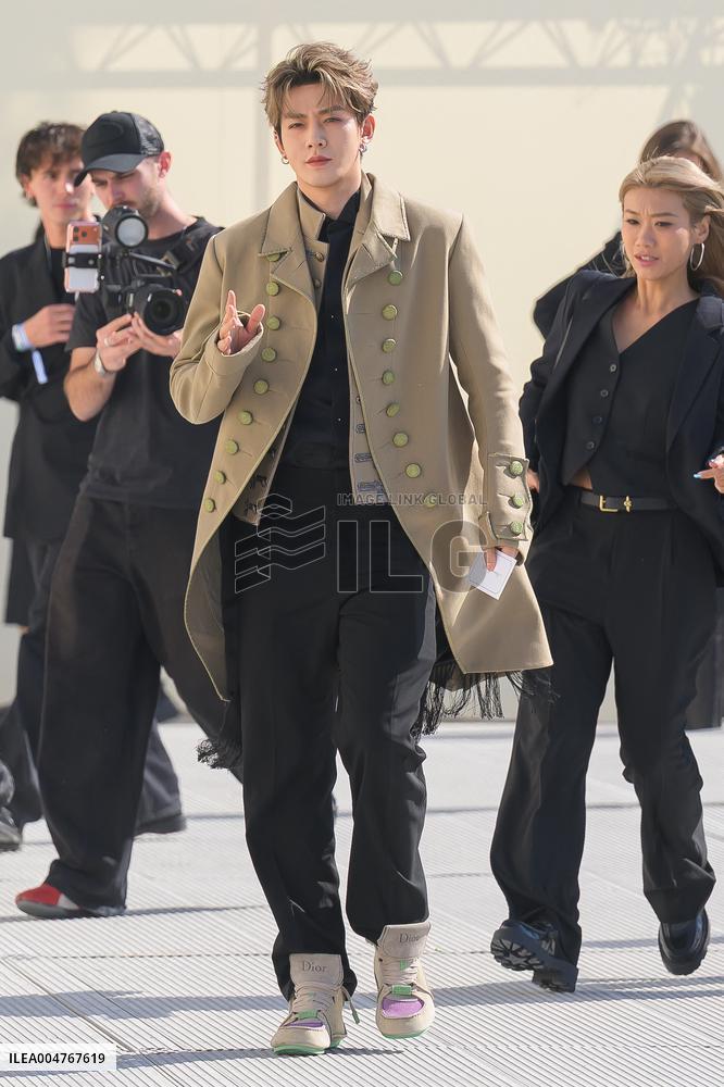 PFW - Christian Dior Outside Arrivals