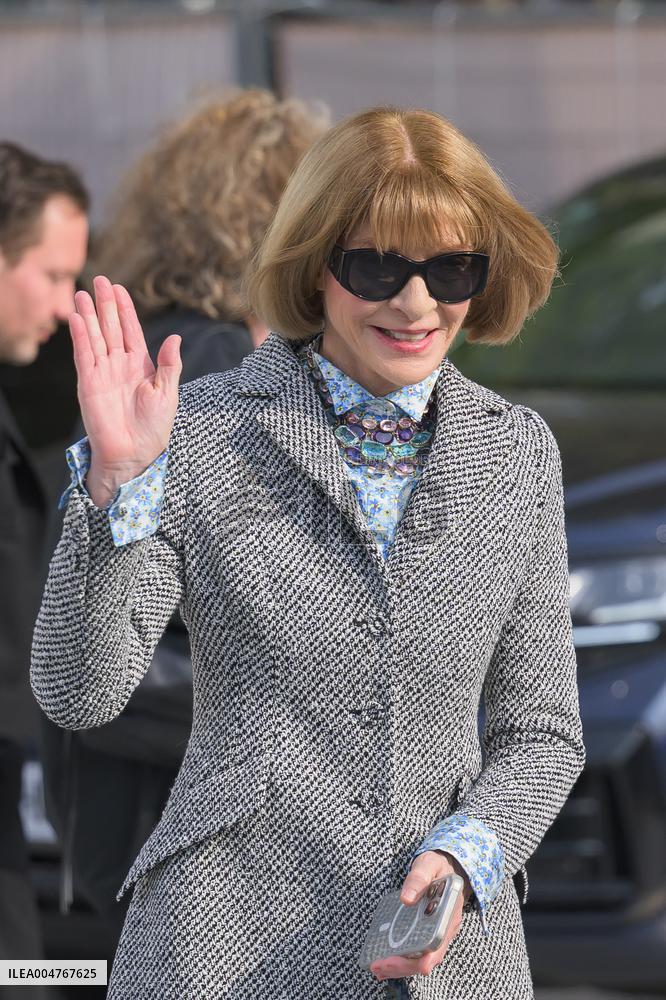 PFW - Christian Dior Outside Arrivals