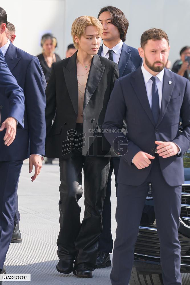 PFW - Christian Dior Outside Arrivals