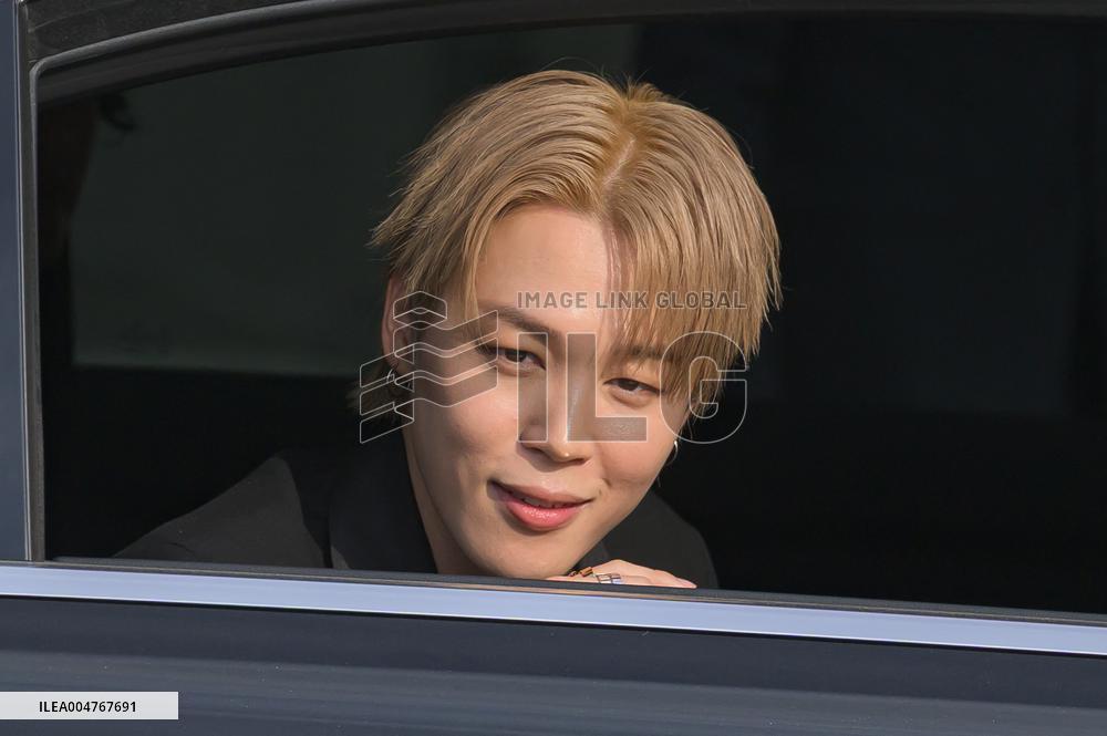 PFW - Christian Dior Outside Arrivals