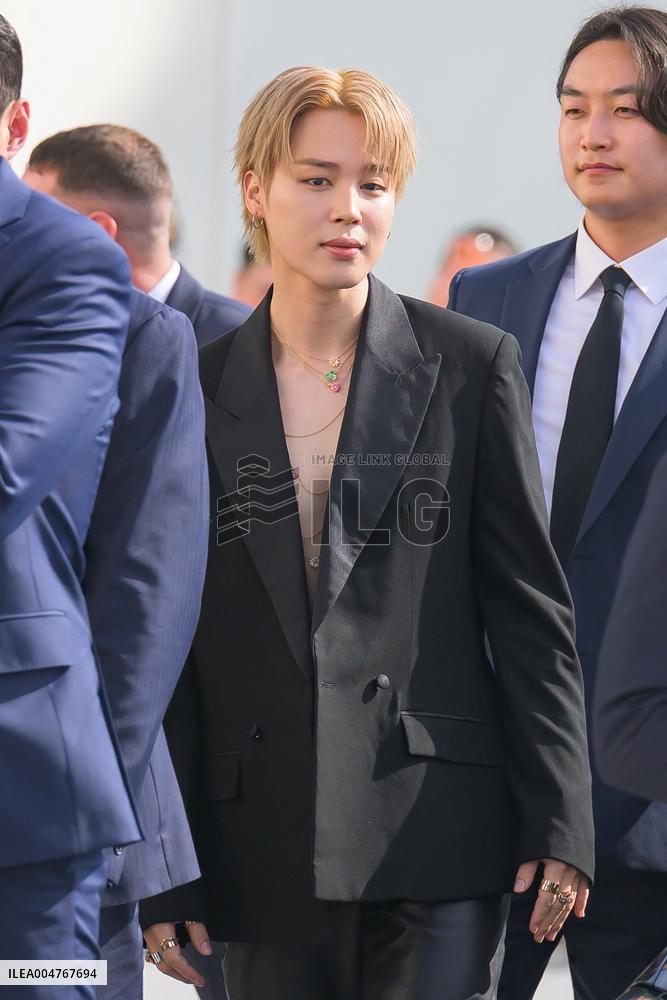 PFW - Christian Dior Outside Arrivals