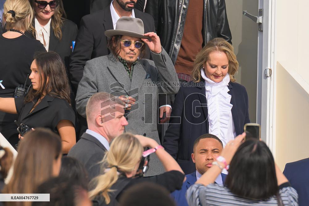 PFW - Christian Dior Outside Arrivals