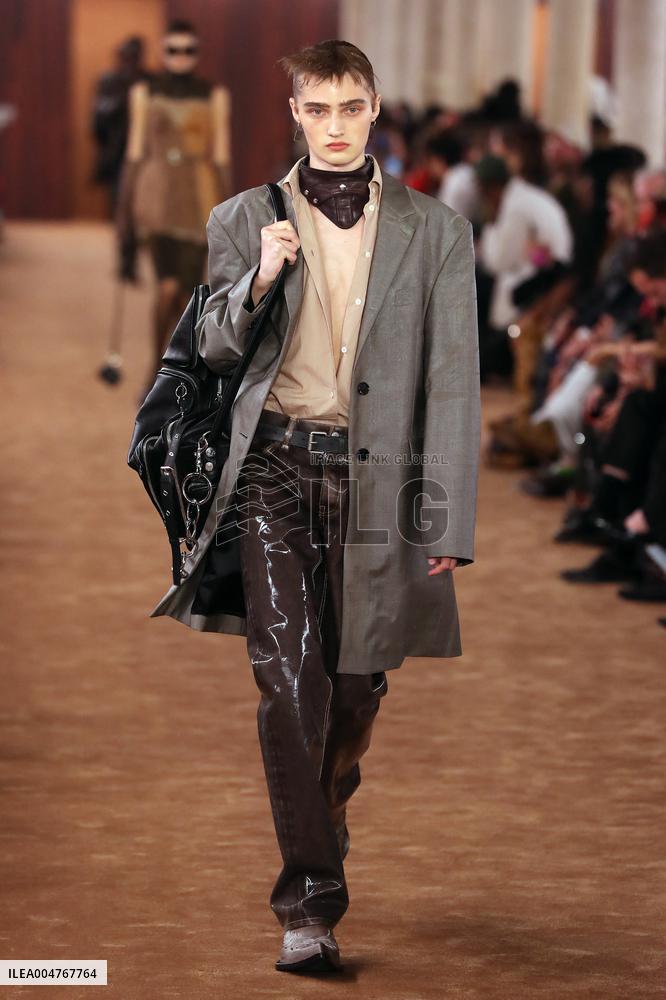 PFW - Acne Studios Runway