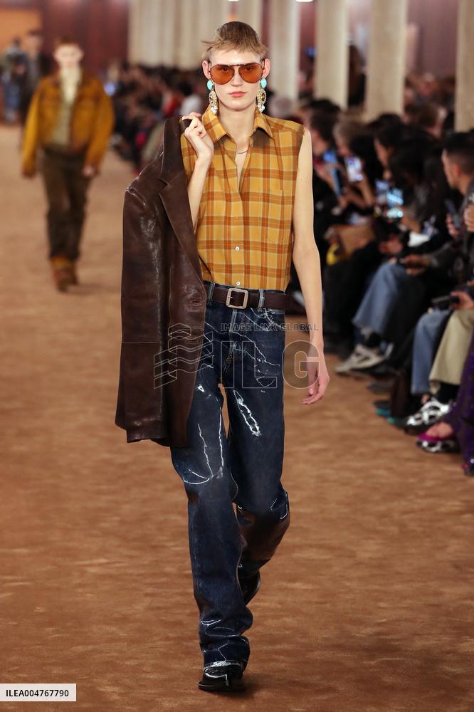 PFW - Acne Studios Runway