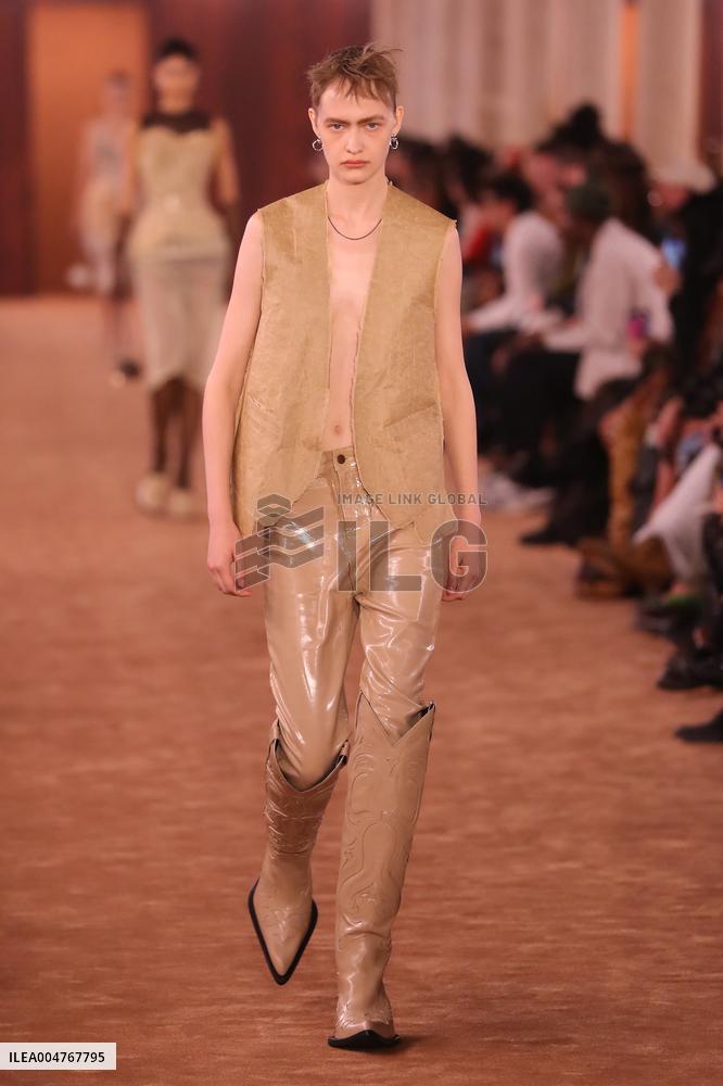 PFW - Acne Studios Runway