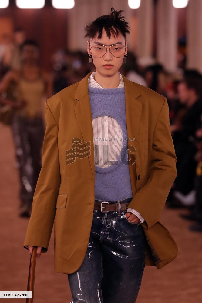 PFW - Acne Studios Runway