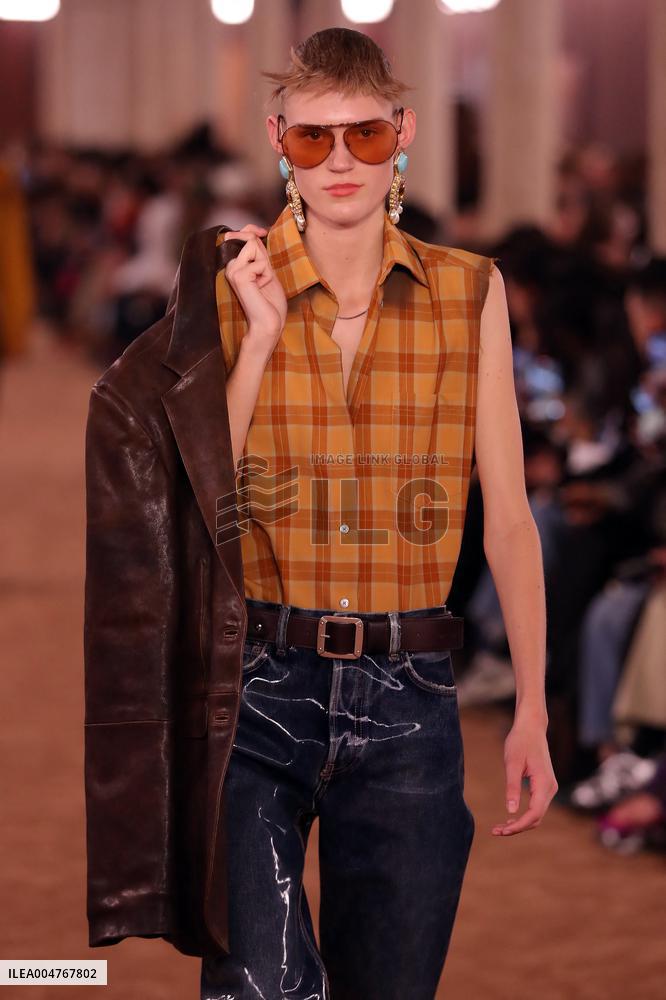 PFW - Acne Studios Runway