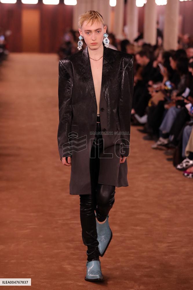 PFW - Acne Studios Runway