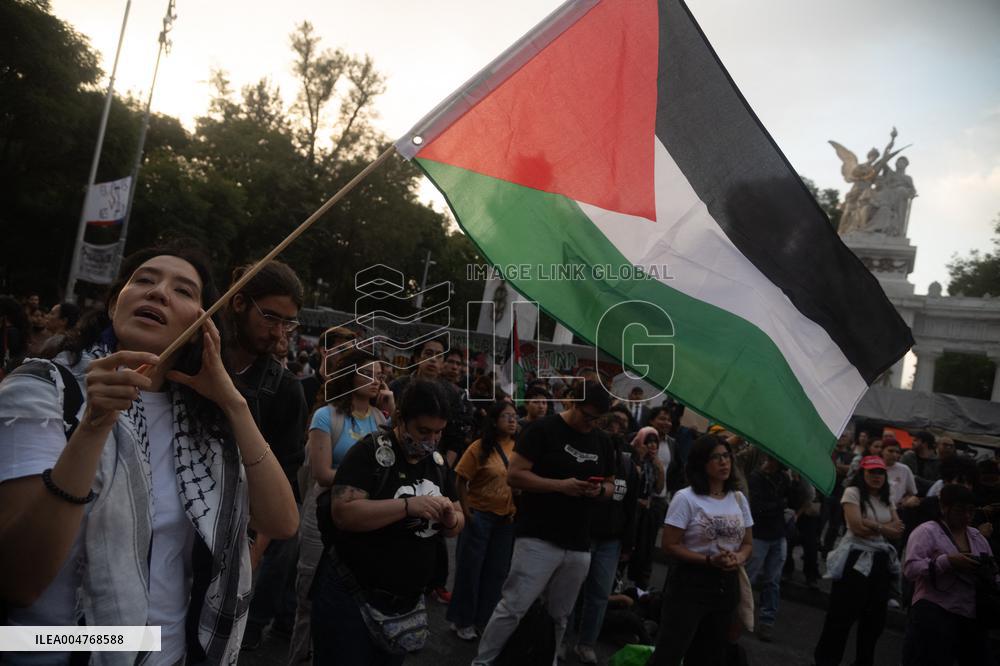 Protest To Demand a Diplomatic Break With Israel - Mexico