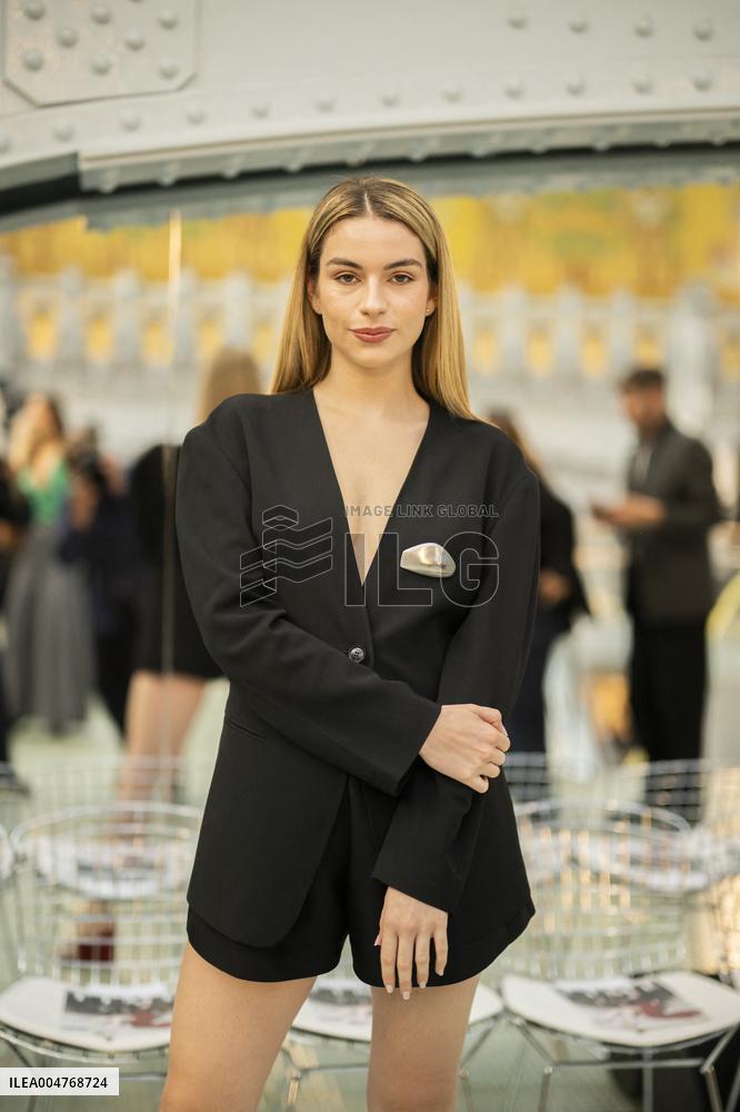 PFW - Time Front Row