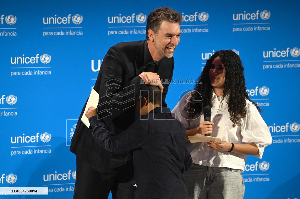 Queen Letizia Presides UNICEF Awards In Madrid - Spain