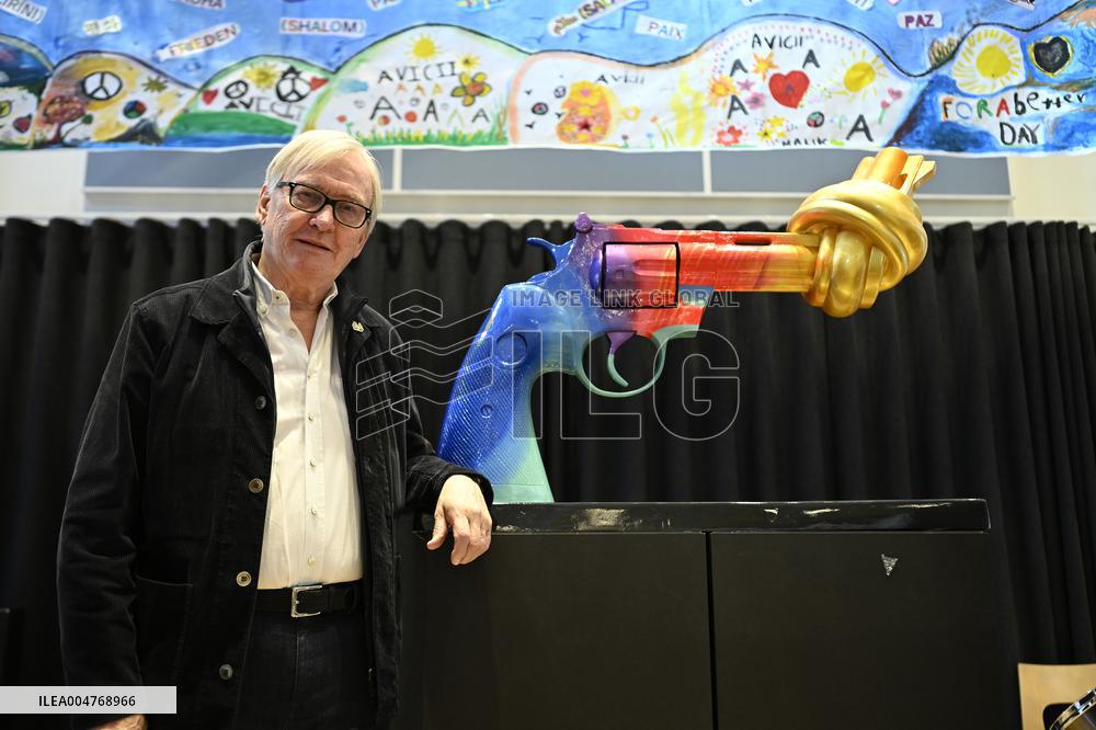 AVICII NON-VIOLENCE SYMBOL UNVEILED
