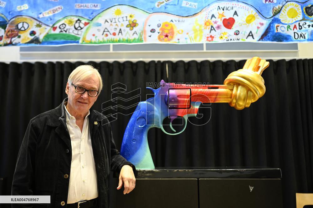 AVICII NON-VIOLENCE SYMBOL UNVEILED