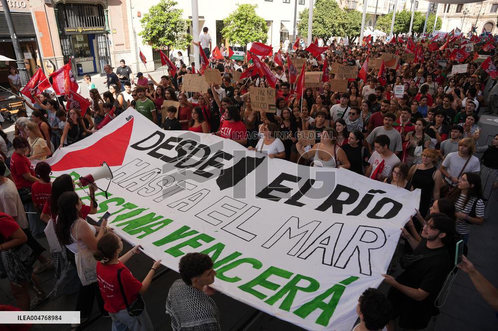 Student Union Demonstration in Support of Palestine - Spain