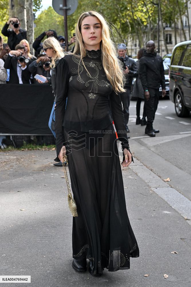 PFW Rabanne Outside Arrivals