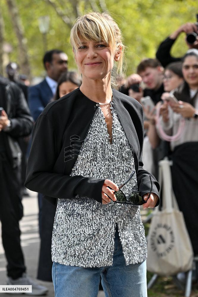 PFW Rabanne Outside Arrivals