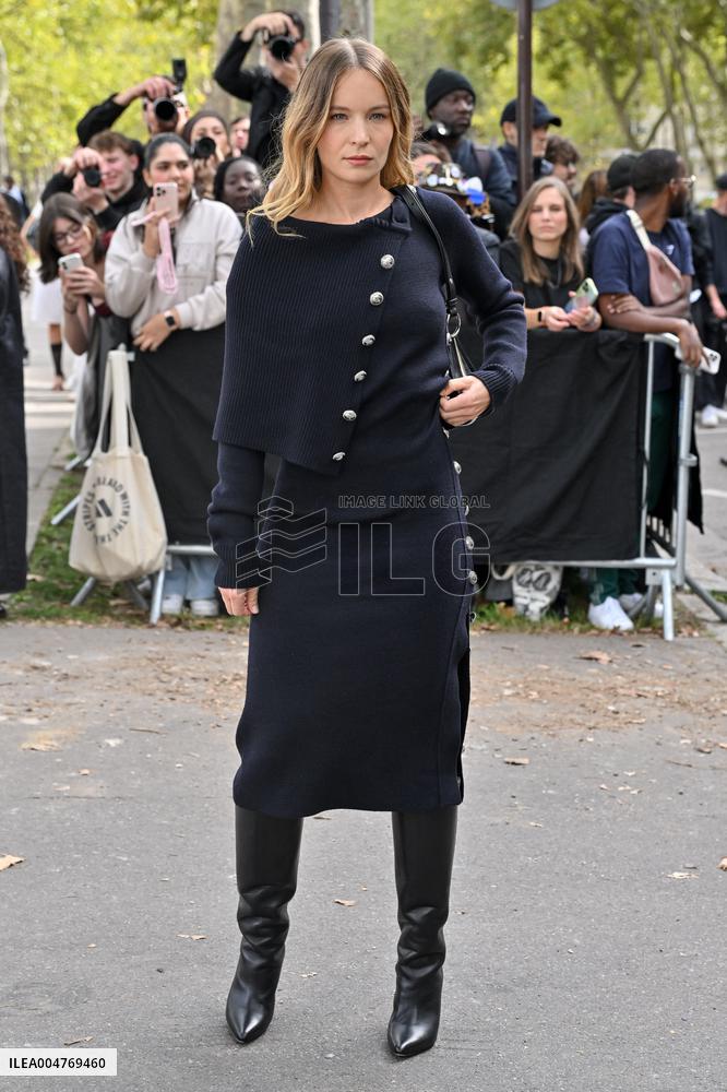 PFW Rabanne Outside Arrivals