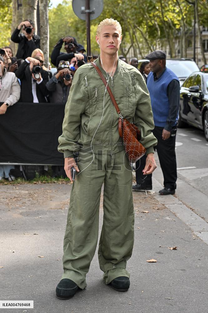 PFW Rabanne Outside Arrivals