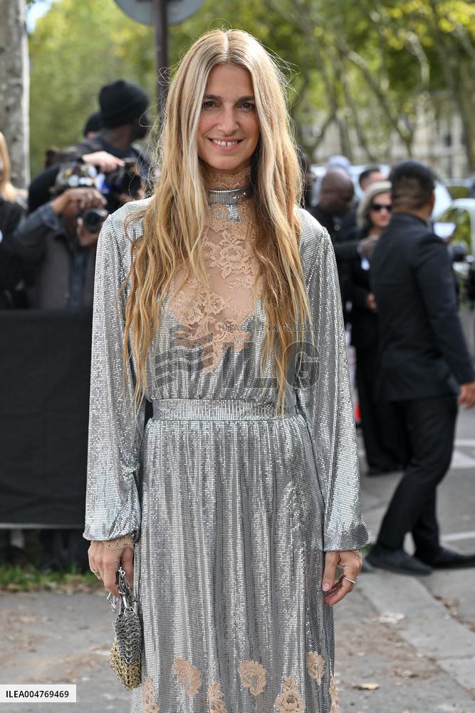 PFW Rabanne Outside Arrivals