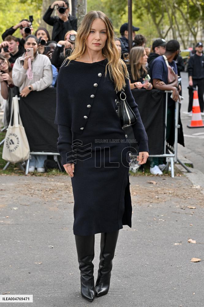 PFW Rabanne Outside Arrivals