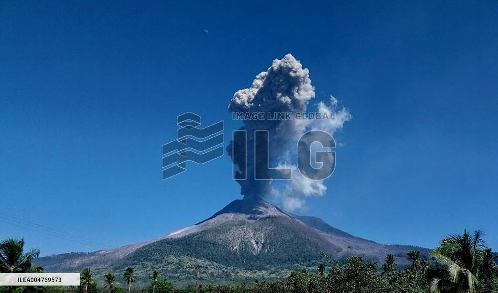 Mount Lewotobi Laki-Laki Volcano Erupted - Indonesia