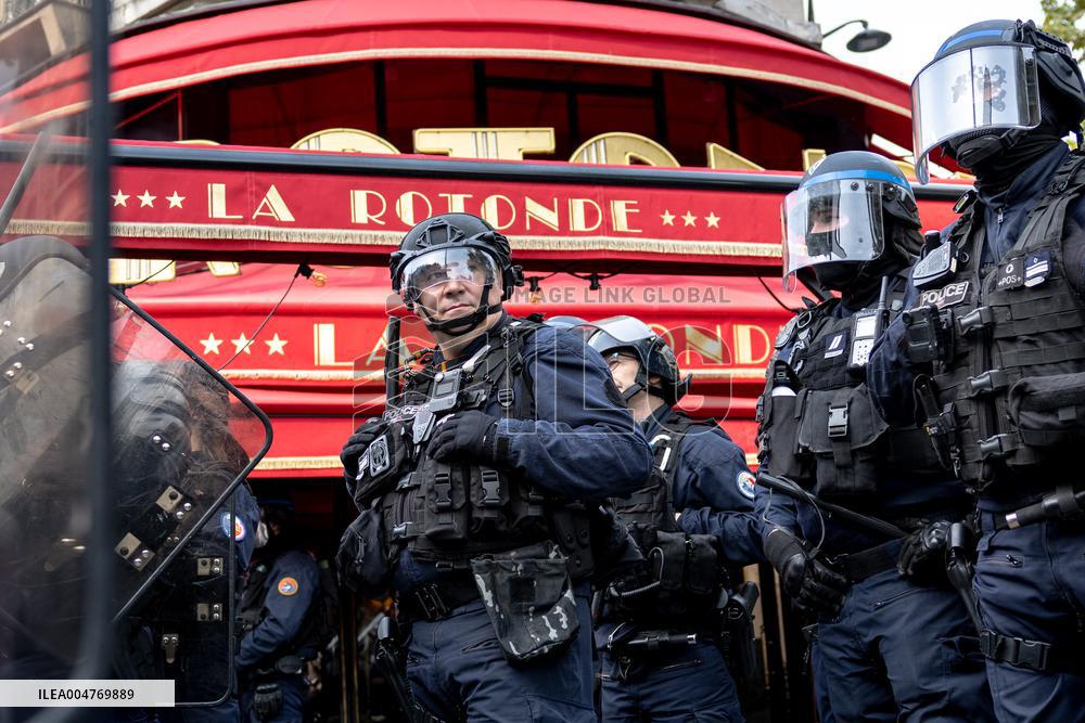 Nationwide Strikes - Paris AJ