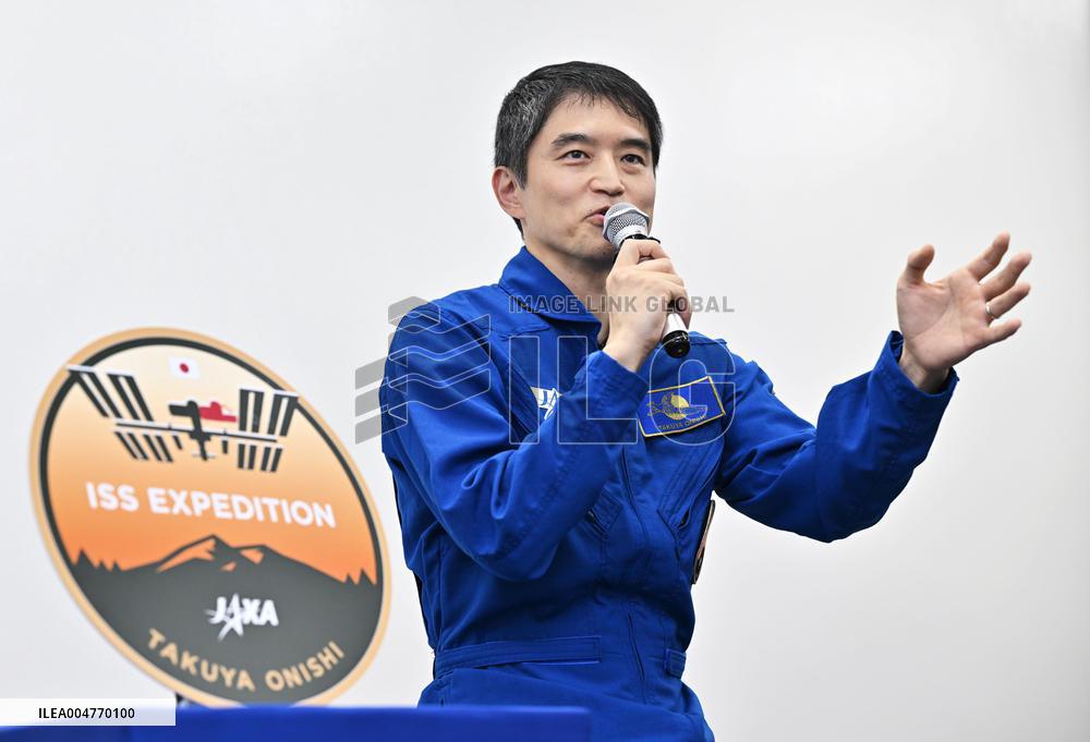 Astronaut Onishi meets press in Tokyo