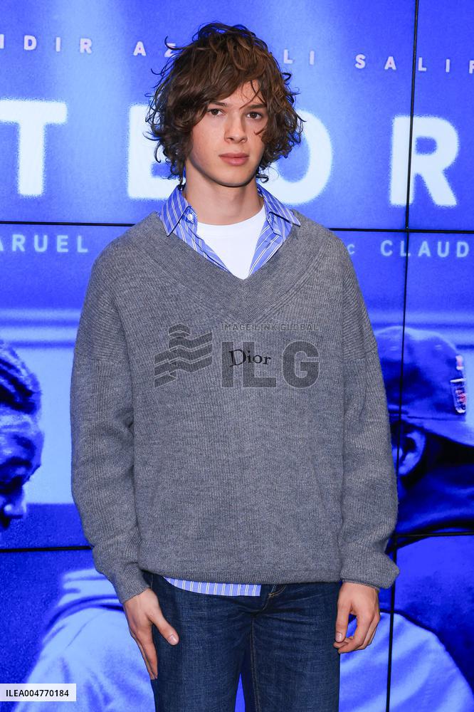 Meteors Premiere - Paris