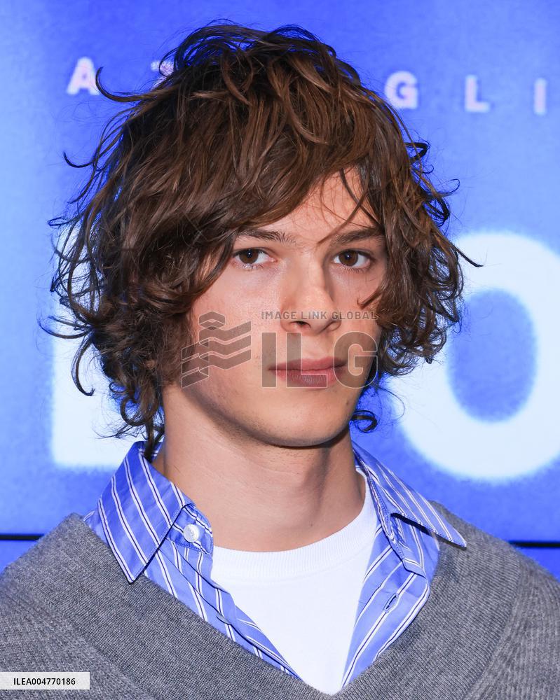 Meteors Premiere - Paris